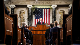 النواب يحاصرون ترامب