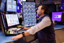 US stock index futures mixed in pre-opening trading