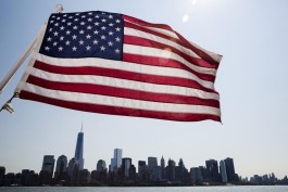 Washington chooses bonds over the dollar; the dominance of the US currency is at risk.