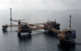 عقد إسناد من "مبادلة للبترول" في إندونيسيا