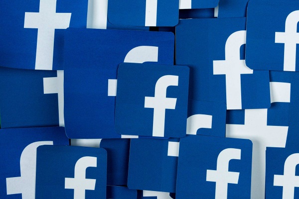 فيسبوك تطلق تطبيق للتجارة في البيانات